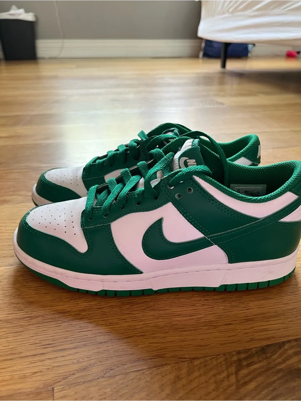 Nike Green & White Low-Top Sneakers
